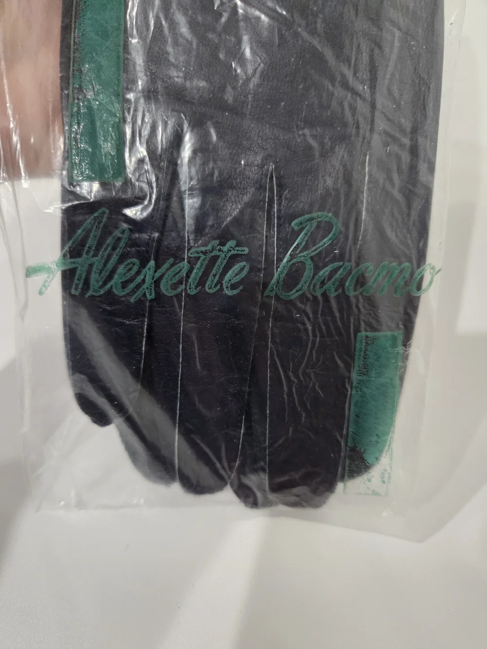 ALEXETTE BACMO Vintage Navy Leather Gloves - Elegant Winter Accessory